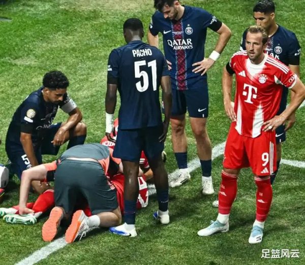 Bayern thua Paris trong Câu lạ
