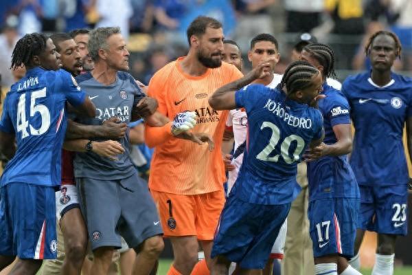 Câu lạc bộ World Cup tấn côn