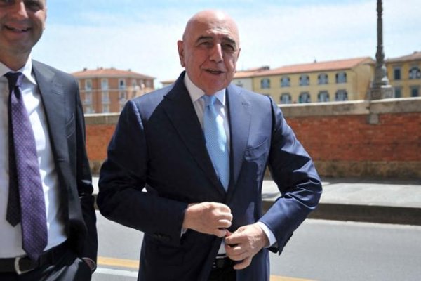 Galliani: Trái tim tôi sẽ lu