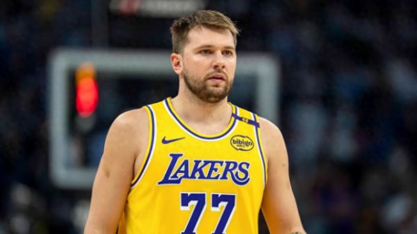 Lakers sẽ đến Slovenia. Để c