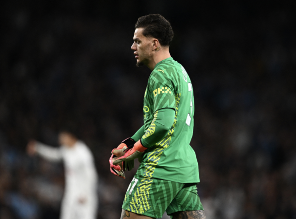 Galatasaray đuổi theo Ederso